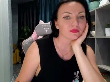 DIVORA  live sex cam