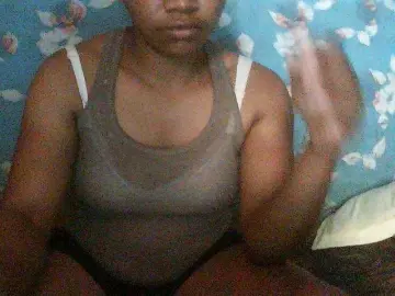 Dulcinah  live sex cam