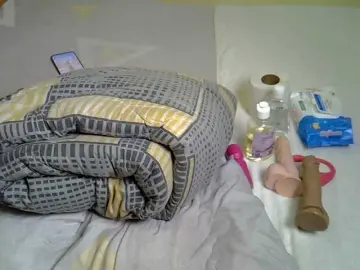 Pearl-petite  live sex cam