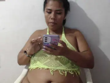 Pocahontas17  live sex cam