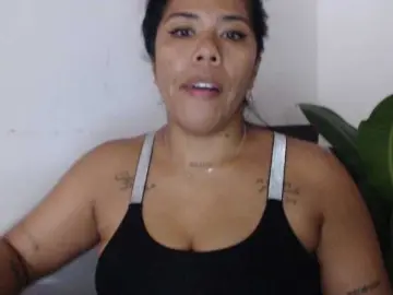 Pocahontas17  live sex cam