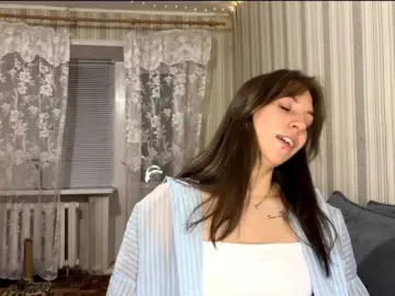 CameliaHovermale  live sex cam