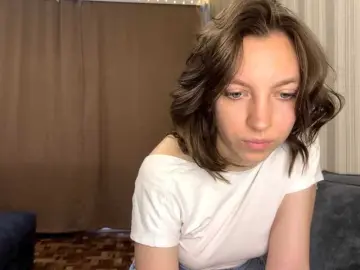 CameliaHovermale  live sex cam