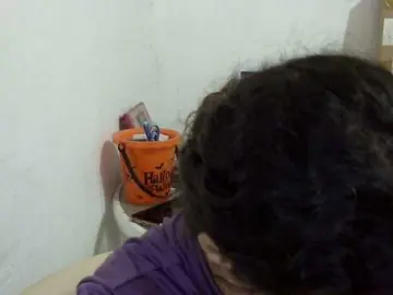 ElizabethMart  live sex cam