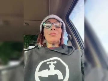 Emeraldeyes  live sex cam