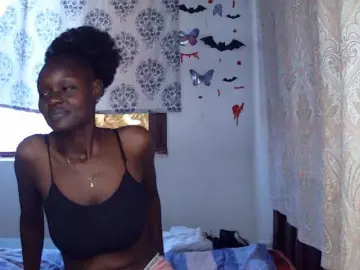 Queen-of-Bees  live sex cam