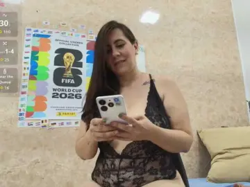 SophieTyler1  live sex cam