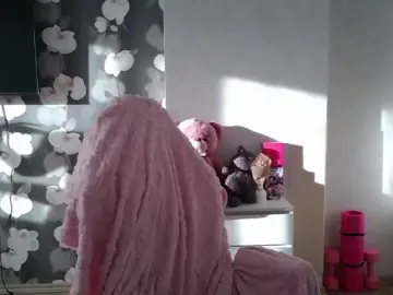 EmiliaMur  live sex cam