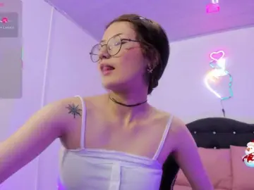 LEAH-TAY  live sex cam