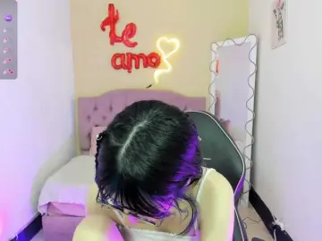 LEAH-TAY  live sex cam