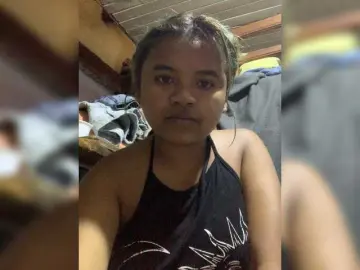 Tessa22  live sex cam