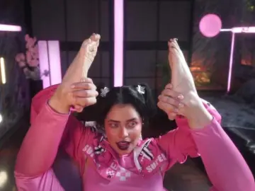 Alessa-Goreng  live sex cam