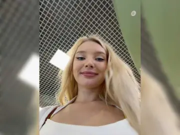 AmmyAlexInPublic  live sex cam