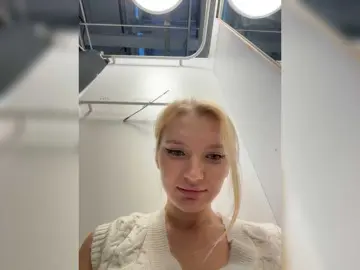 AmmyAlexInPublic  live sex cam