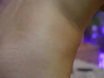 CarinaFoxy  live sex cam