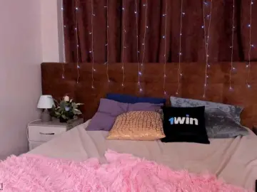 Elly-B1oom  live sex cam