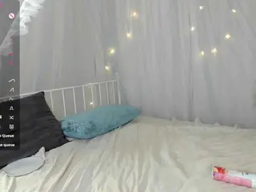 Elly-B1oom  live sex cam