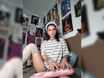 AgnesMoon1  live sex cam