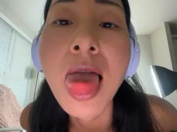 UnchartedSecret  live sex cam