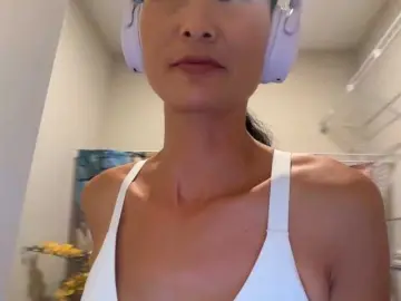 UnchartedSecret  live sex cam