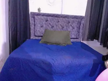 Mia-thommson  live sex cam