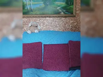 Milli1983  live sex cam