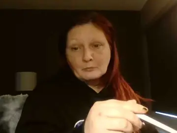 Adelaideskyy  live sex cam