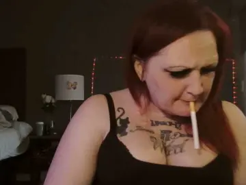 Adelaideskyy  live sex cam