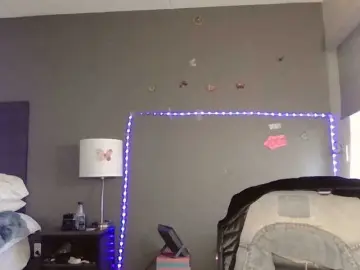 Adelaideskyy  live sex cam