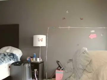 Adelaideskyy  live sex cam