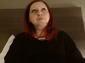 Adelaideskyy  live sex cam