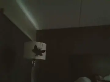 Adelaideskyy  live sex cam