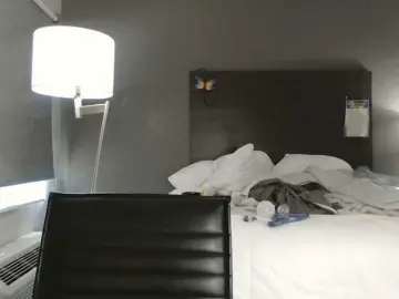 Adelaideskyy  live sex cam