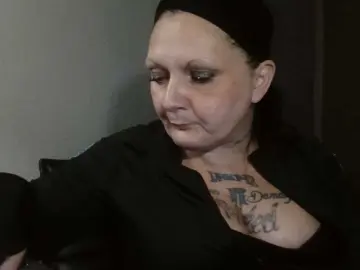 Adelaideskyy  live sex cam