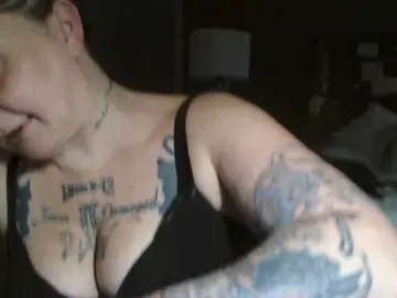 Adelaideskyy  live sex cam