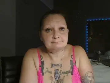 Adelaideskyy  live sex cam