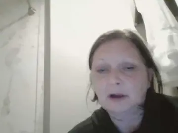 Adelaideskyy  live sex cam