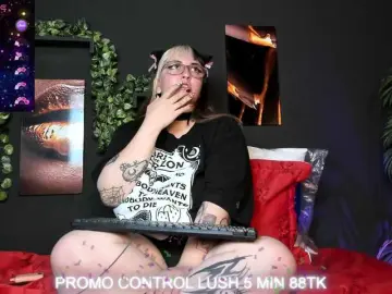 Gomory-kitty  live sex cam