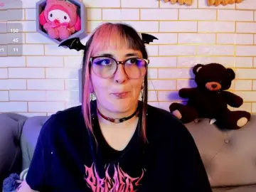 Gomory-kitty  live sex cam