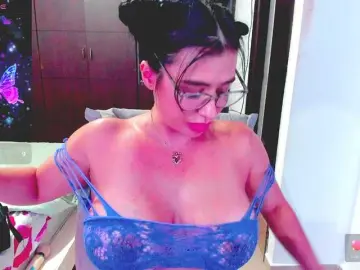 HUGETITS90XX  live sex cam