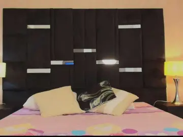Lilith-rouse  live sex cam
