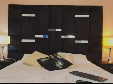 Lilith-rouse  live sex cam