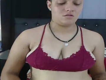 Yael-Collins  live sex cam