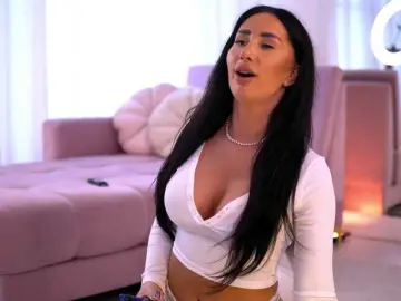 AnnaRhodes  live sex cam