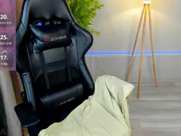 Moonlit-Adelee  live sex cam