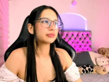 Luniverse  live sex cam