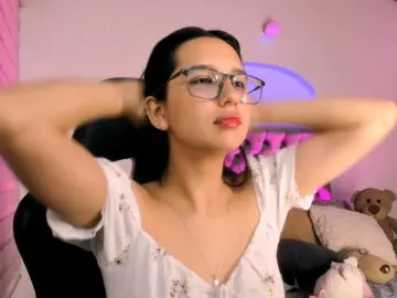 Luniverse  live sex cam