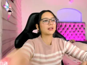 Luniverse  live sex cam