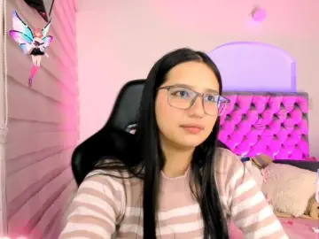 Luniverse  live sex cam