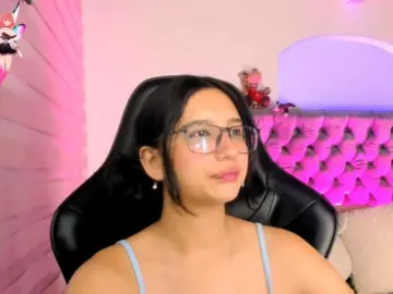 Luniverse  live sex cam